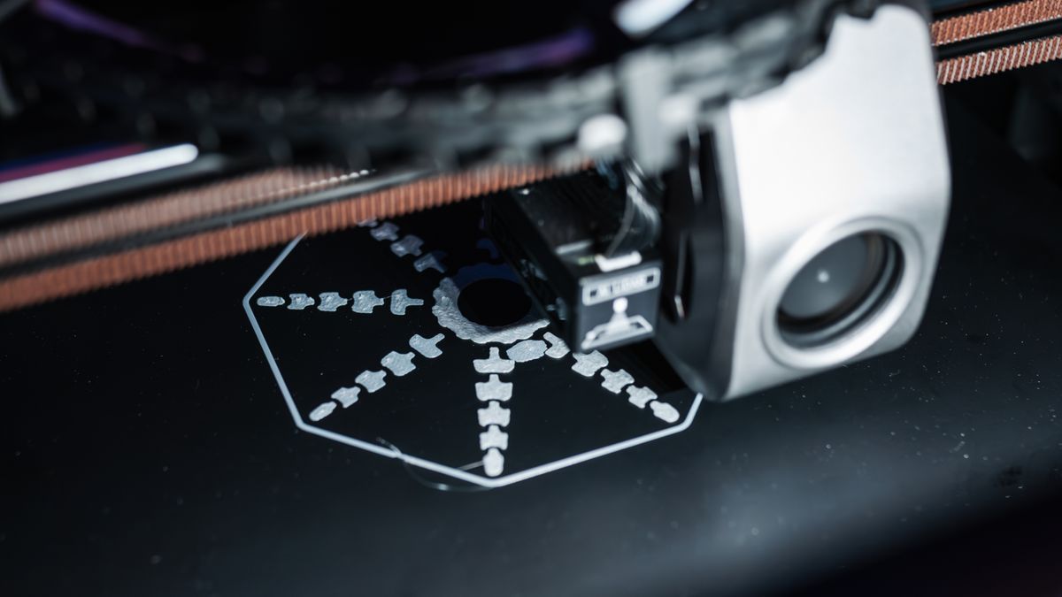 pg平台电子鑫聚汇：【暗夜灯塔】